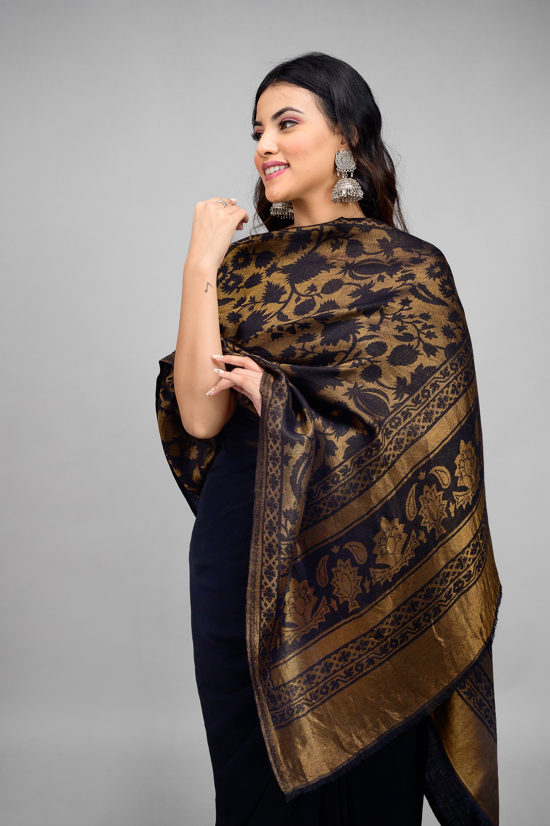 Zari Chinar Palla Reversible Stole â The Shawl Studio