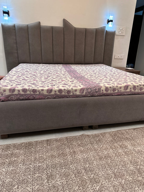Paisley Kani Border Bed Cover